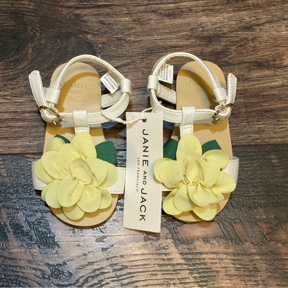 Janie and Jack little girls flower sandals size 5 - Picture 7 of 7